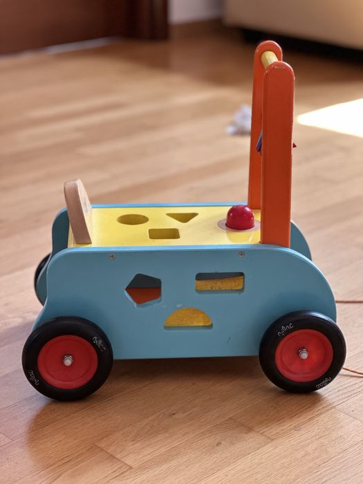 Antemergator 2 in 1 cu cuburi de sortat si claxon, Vilac, lemn, 1 an +