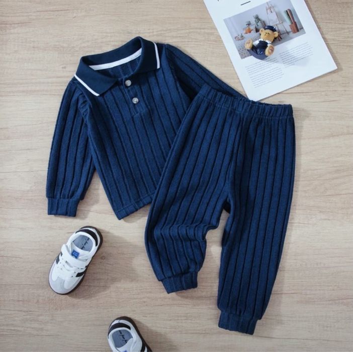 Стильный вязанный коплект для мальчиков-размер 110
