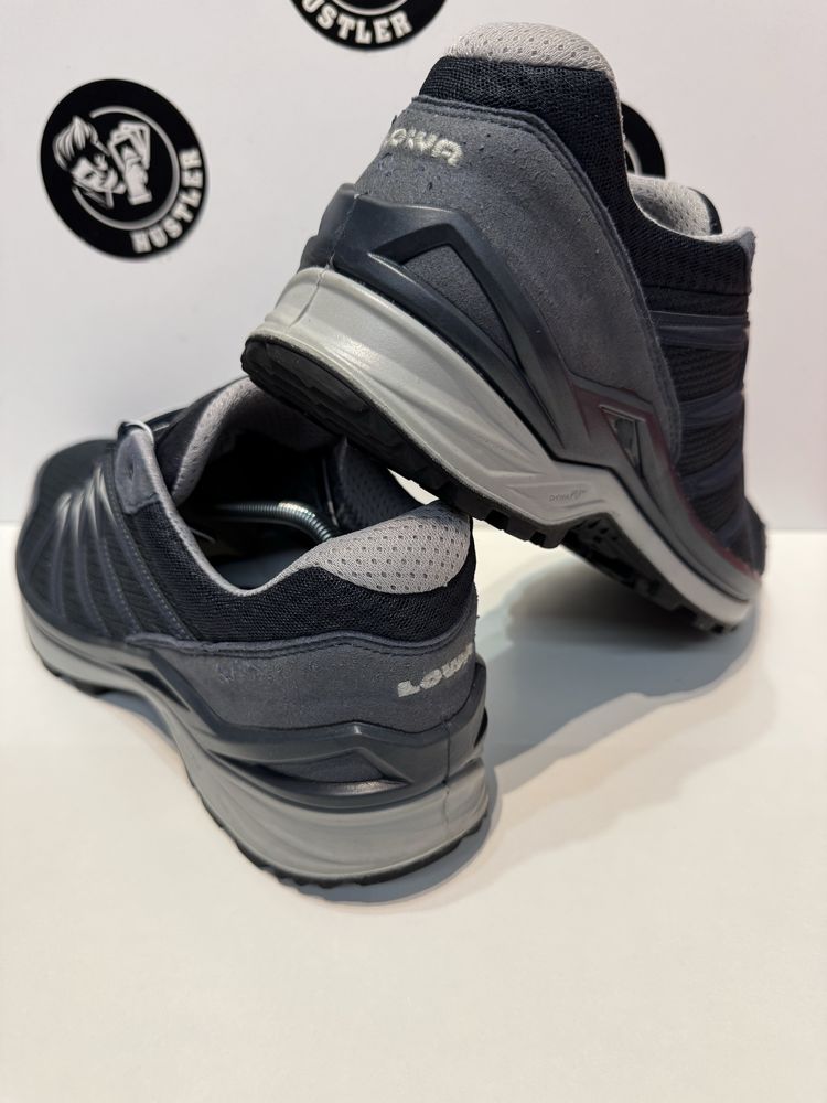 Туристически обувки LOWA GORE-TEX .Номер 44.5