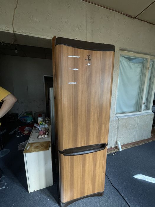 Indesit xaladilnik sotiladi