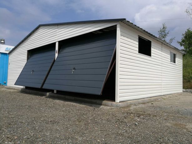 Garaj pe structura metalica din panouri sandwich