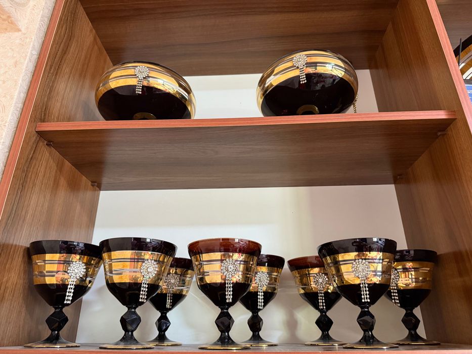 Багема идишларини сотаман