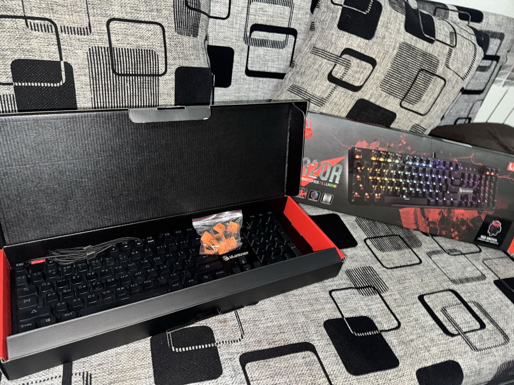 Клавиатура игровая B820R