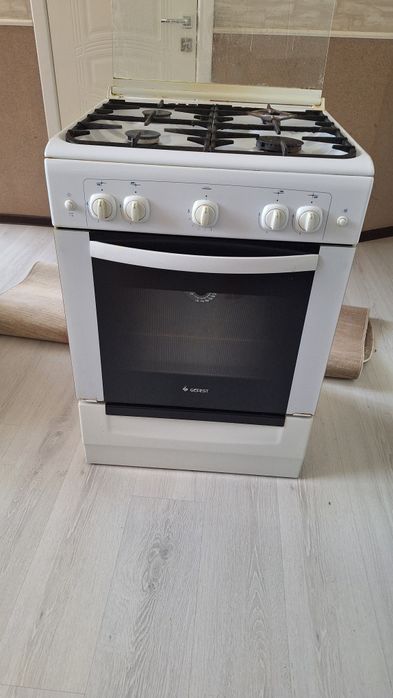 Плита газовая, в хорошем состоянии