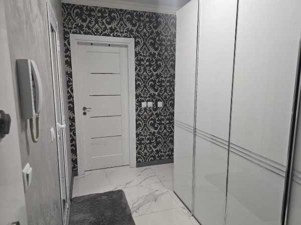 Продава се Двустаен апартамент в Бургас, Славейков - 80 кв.м за 2275 €/кв.м - Снимка #4