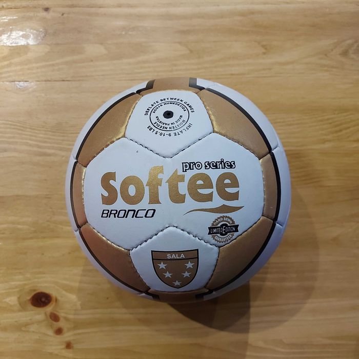 Оригинальный футзальный мяч "Softee" Bronco для мини-футбола. Size 4.