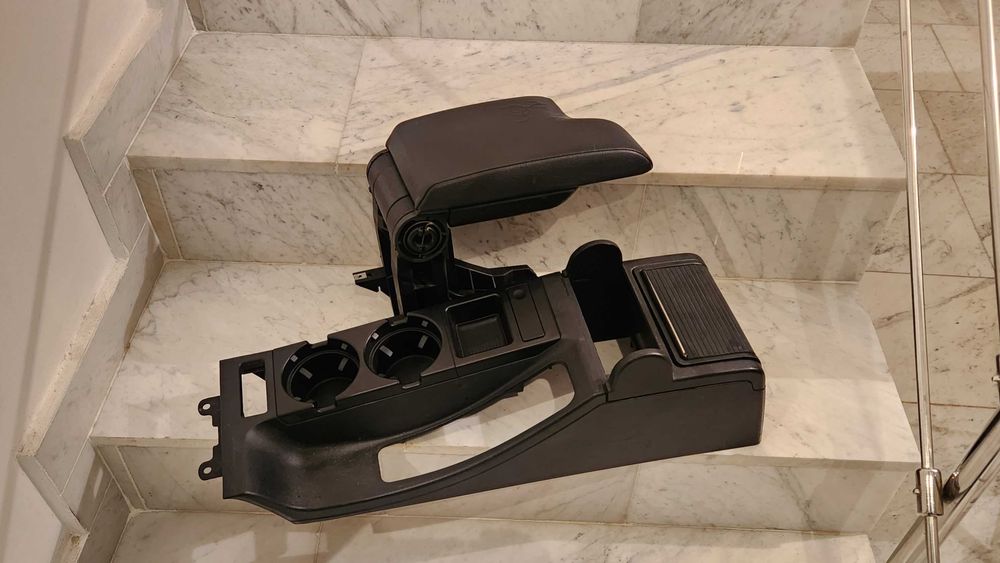 Consola centrala suport pahare cotiera BMW E46 sedan touring coupe