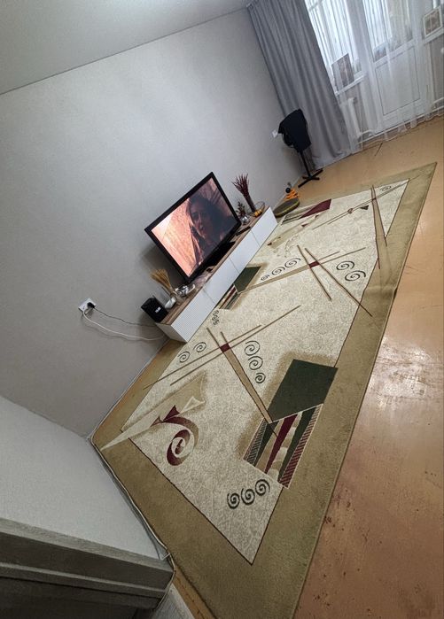 Продам ковёр натуральный 2/4