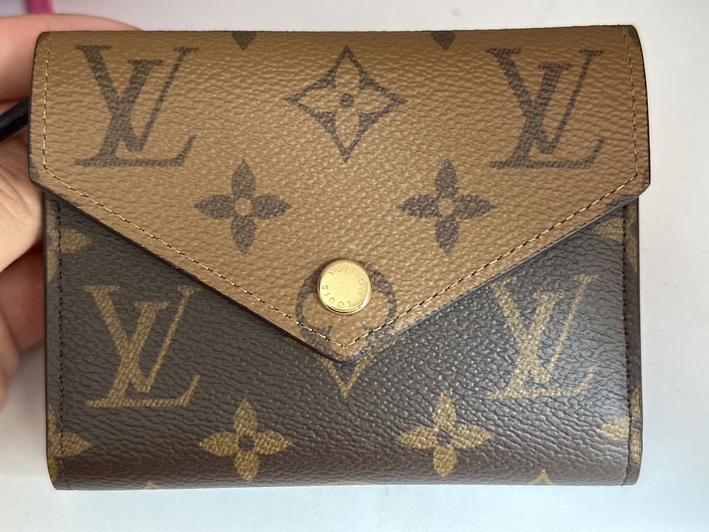 Vand portofel loius vuitton. Original in stare foarte buna