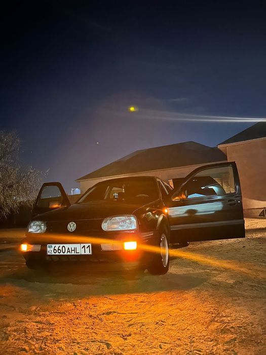 Фолсфаген голф. 1993