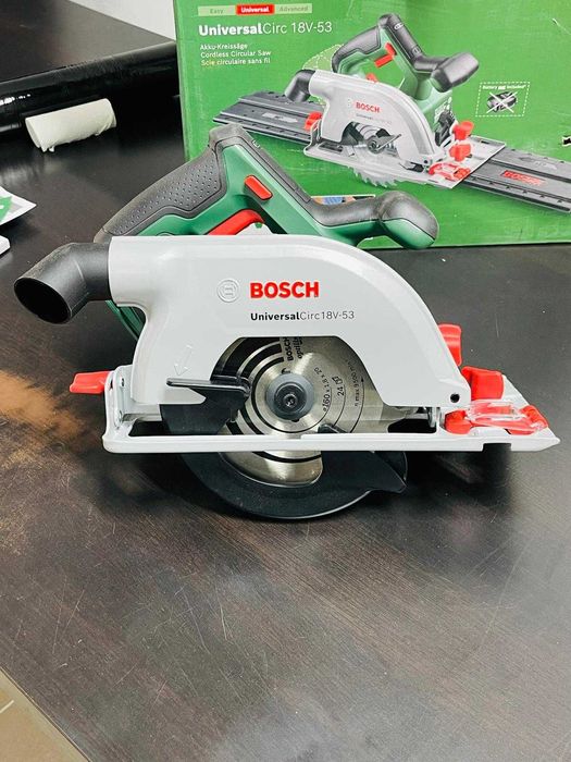 Ferăstrău circular Bosch Home and Garden - UniversalCirc 18V-53