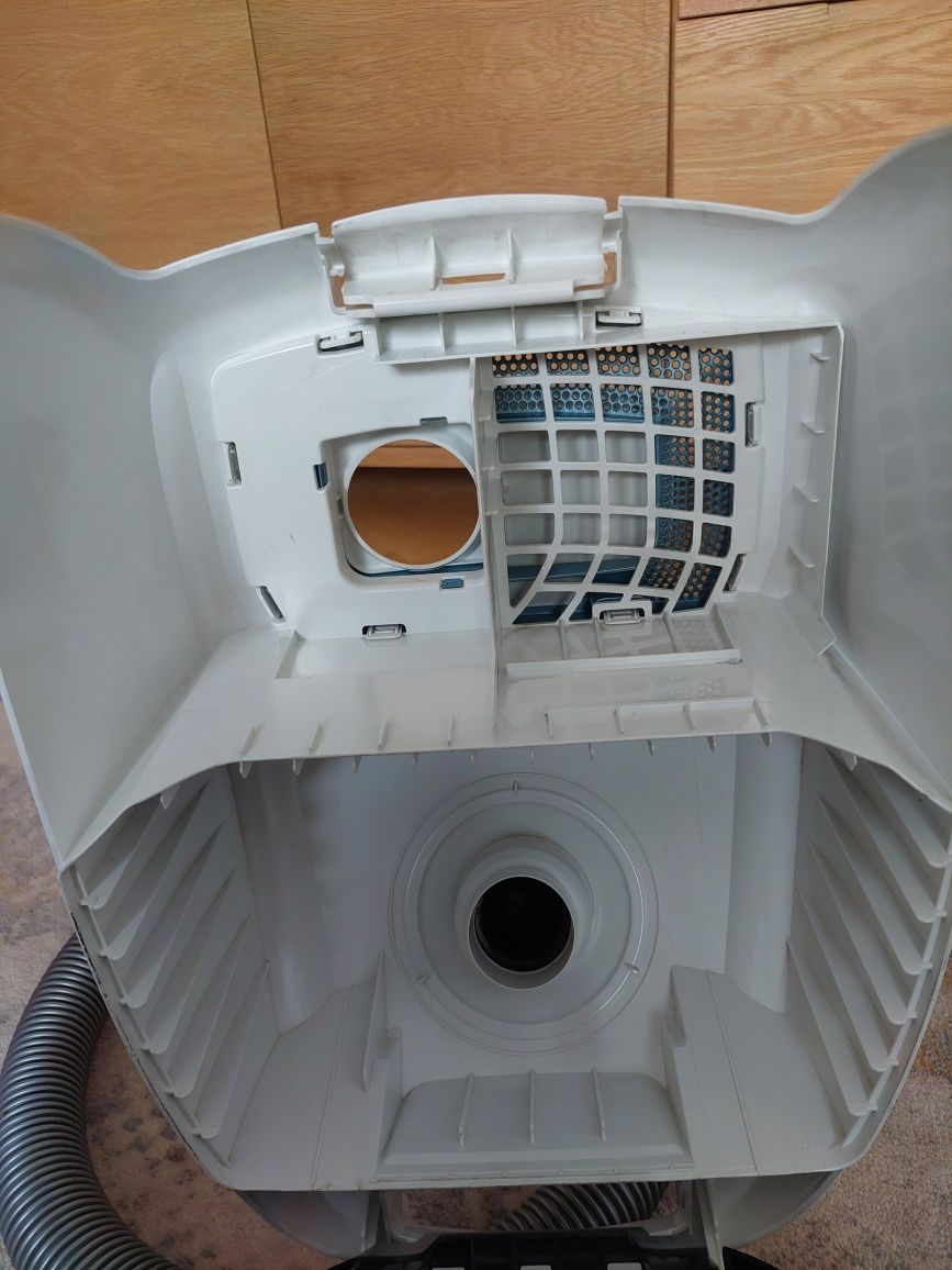 Aspirator cu sac Bosch 500W
