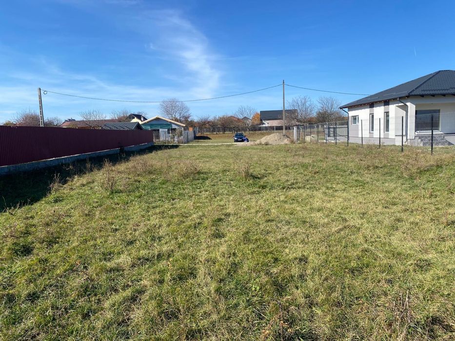 Teren 725 mp deschidere 15 m utilități