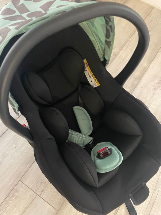 Бебешко кошче за кола.