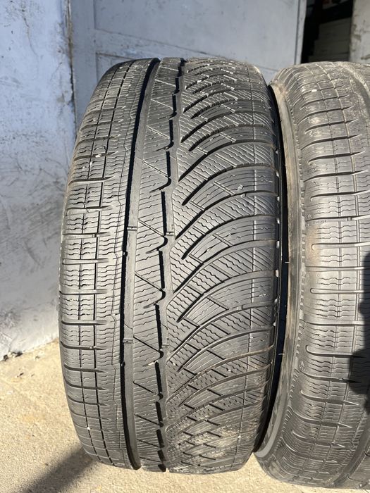 2 бр. зимни гуми 235/45/18 Michelin 6 mm DOT 3117