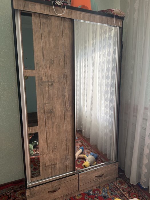 Mebel sotiladi holati ideal boshqa uyga ko’chayotganim uchun sotyabman