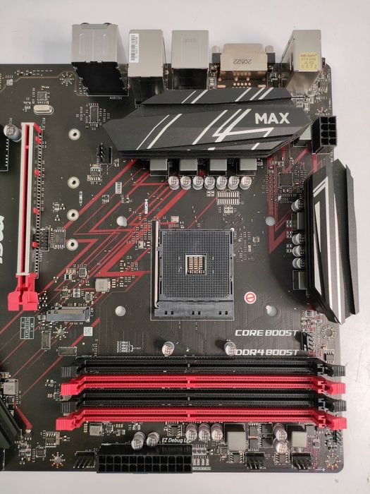 Vând placa de baza MSI B450 gaming plus max ( impecabila .