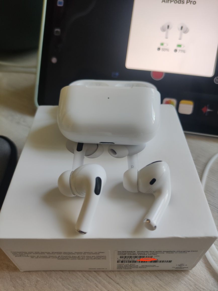 Apple AirPods Pro MagSafe