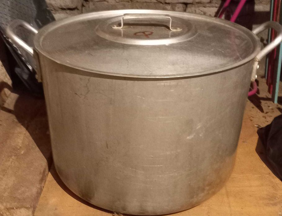 Продам кастрюлю 50 литров