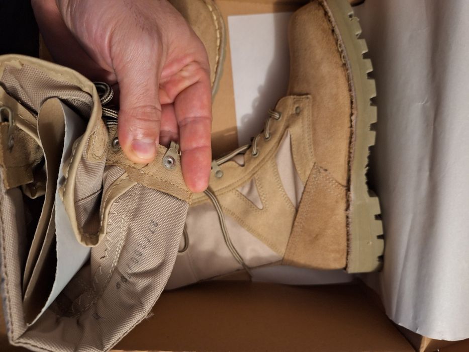 Bocanci si ținută militară