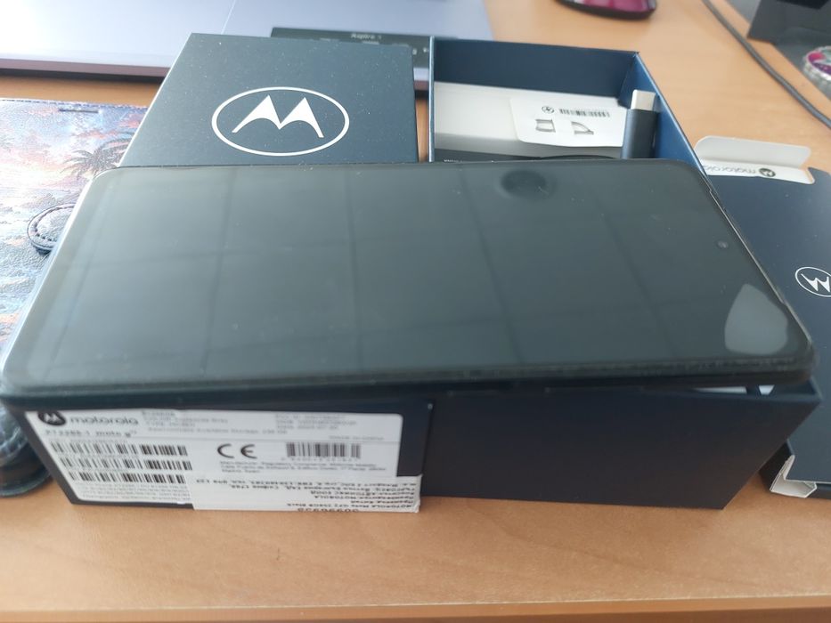 Продавам Motorola Moto G72