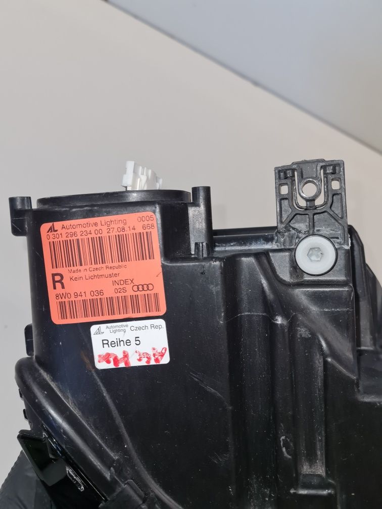 Far dreapta Audi A4 B9 8W LED MATRIX / cod - 8W0.941.036/ an-2015-2020