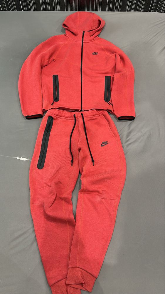 Nike tech Fleece S размер