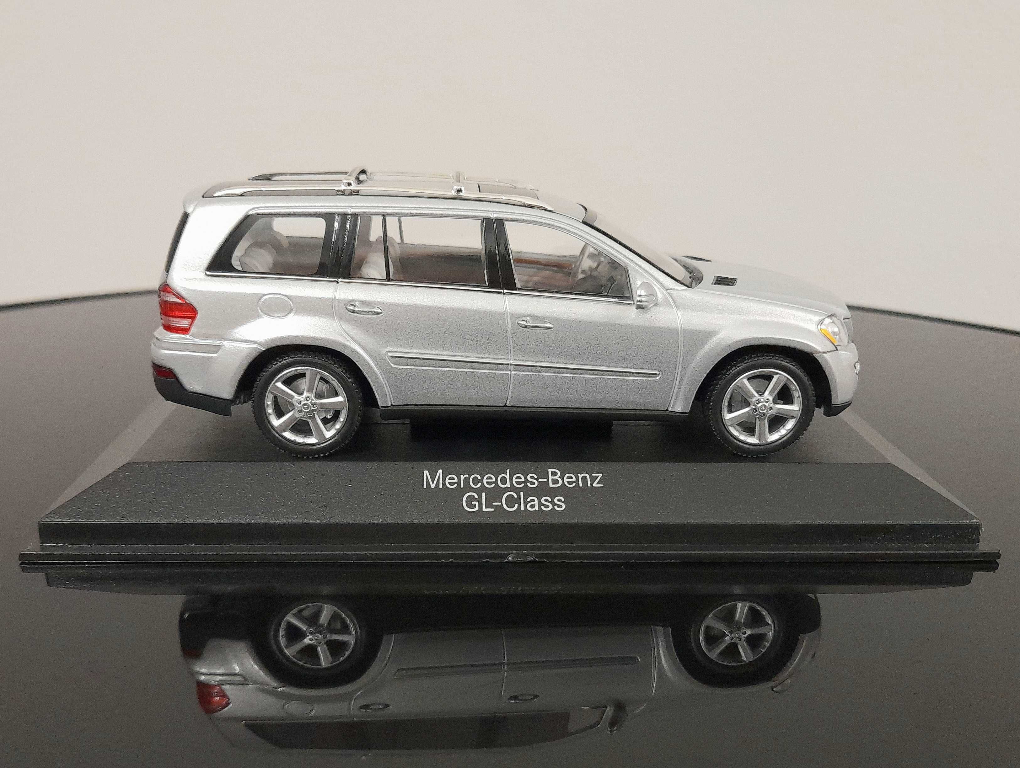 Mercedes-Benz GL-Klasse 1:43 Minichamps