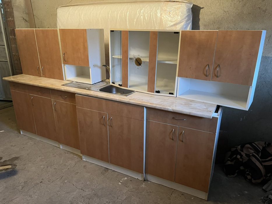 Продавам кухня-350 лв.