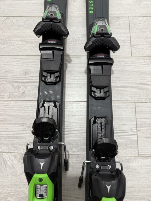 Ski - Vand schiuri Atomic Redster XP 156cm cu legatura M 10 GW