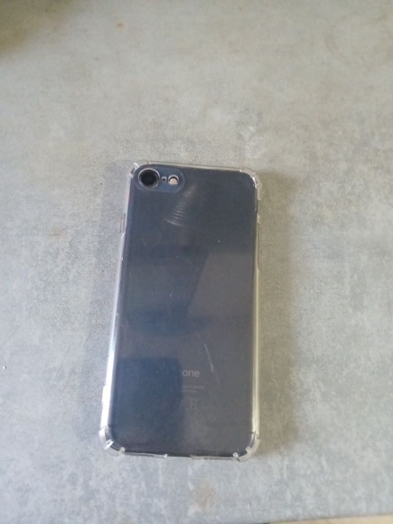 Продам айфон 8 память 64