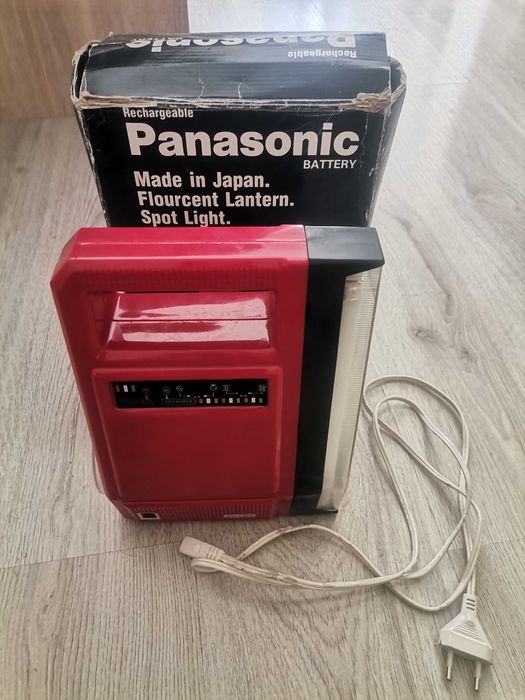 Фенер с зареждаща батерия на 4.5V