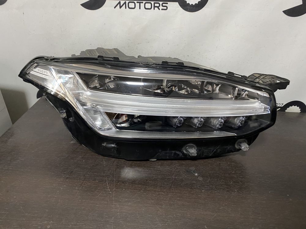 Far stanga full led active high beam Volvo XC90 an 2015-2020