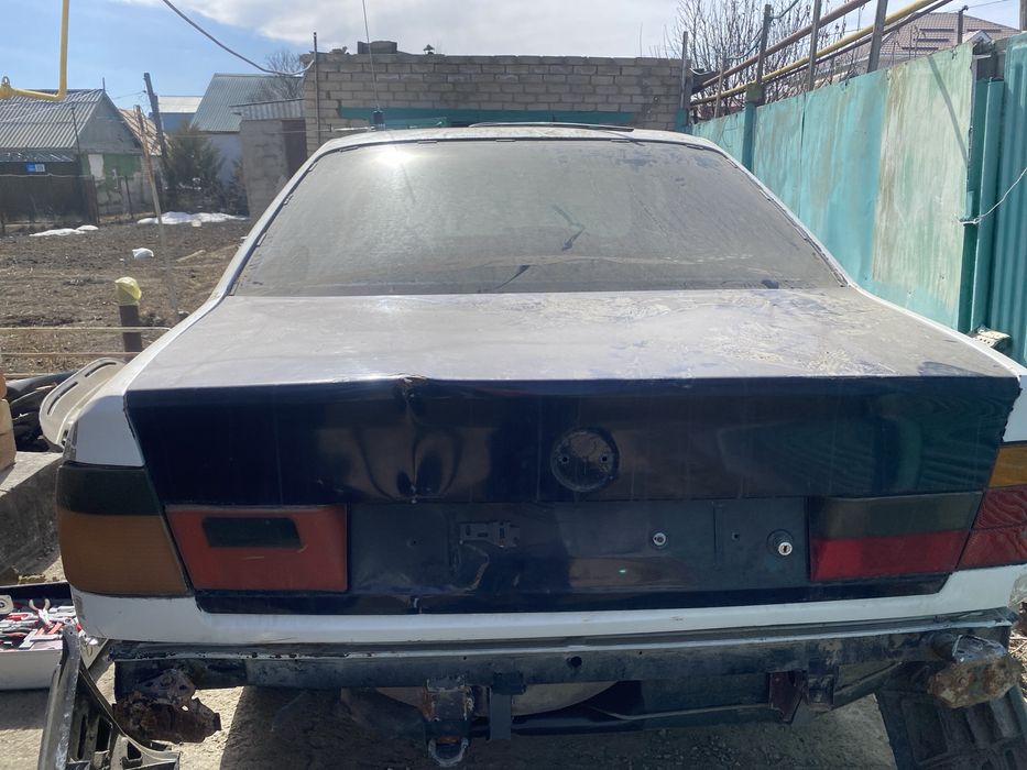 Продам бмв е34 по запчастям