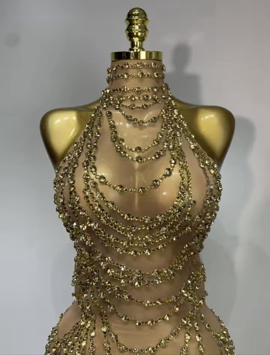 Рокля с камъни с-размер