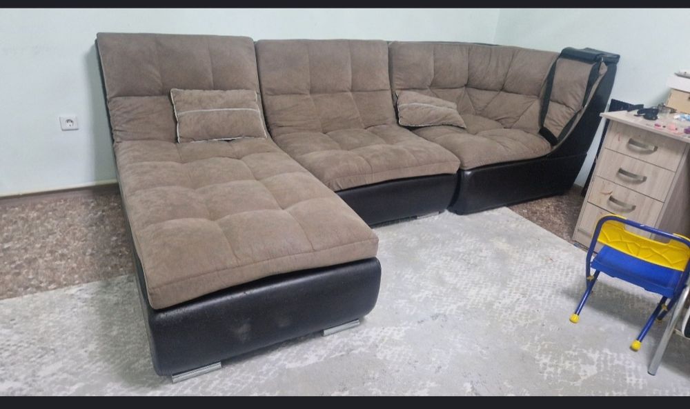 Диван большой хороший