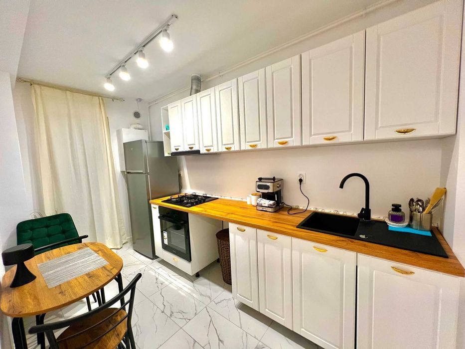 Regim Hotelier 2 camere in Cosmopolis