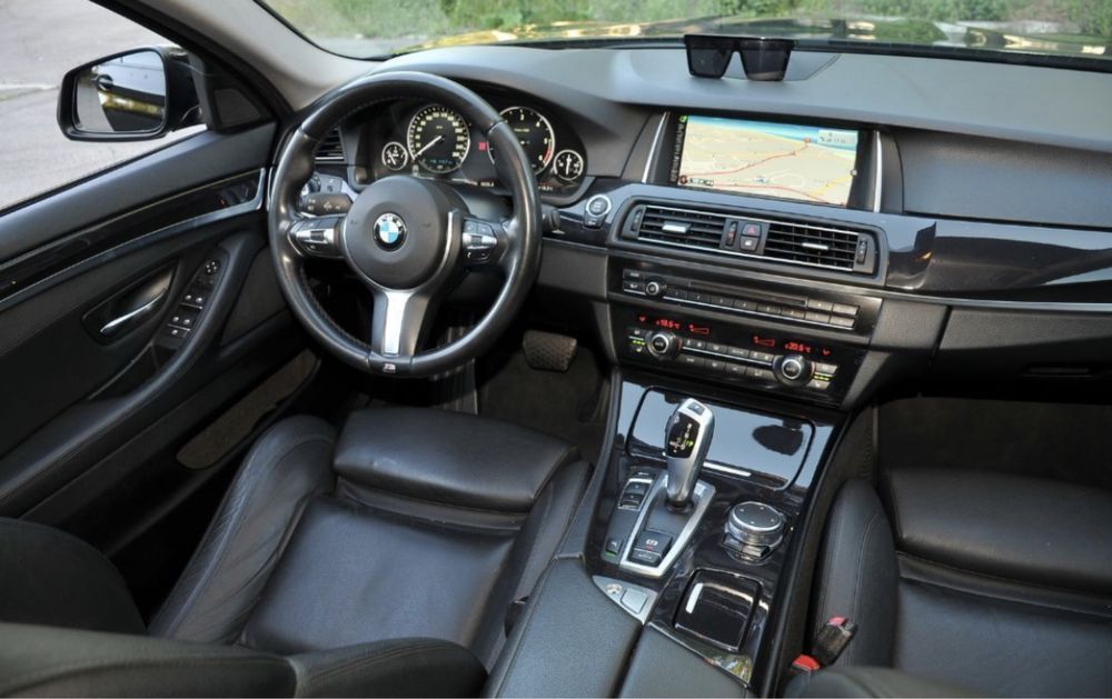 Bmw 520 , f10, 2015, M interior .