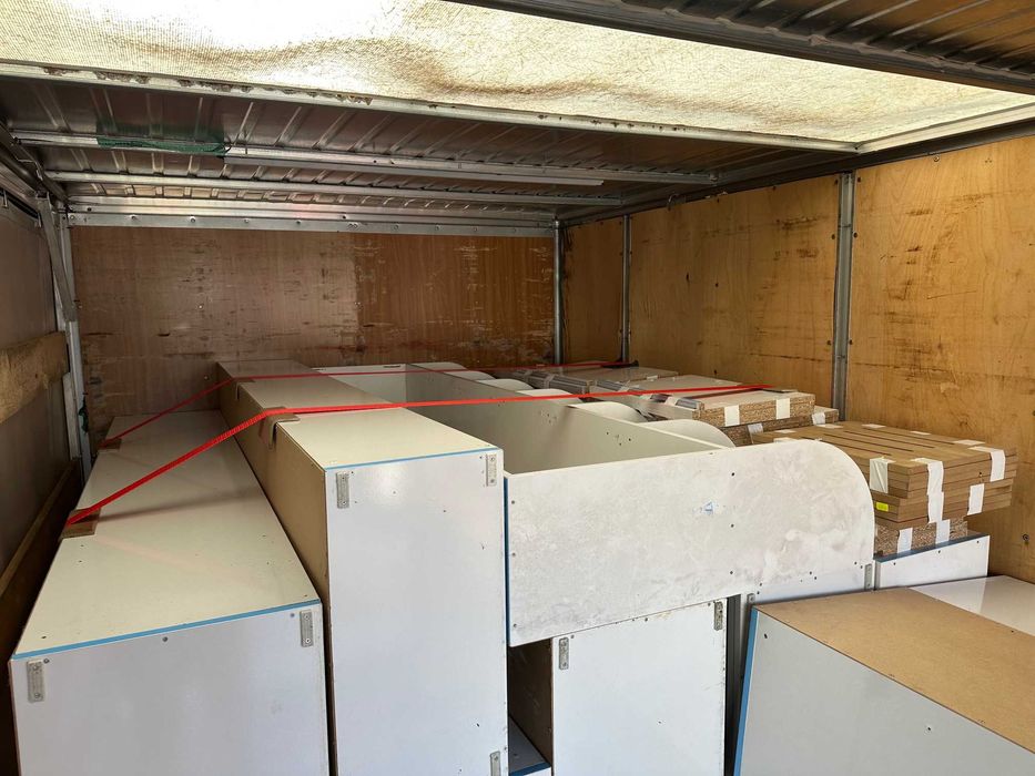 Голям бус с падащ борд - транспортни услуги