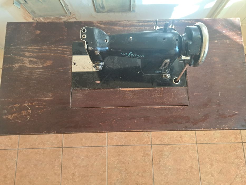 Mașină de cusut cu talpă