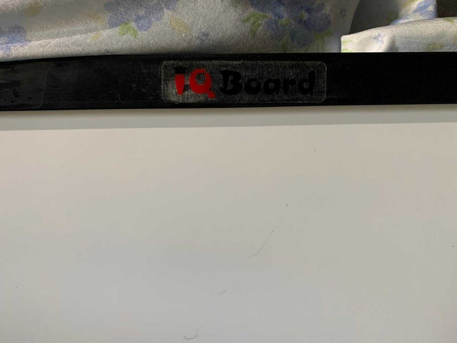 Tablă interactivă + videoproiector Epson