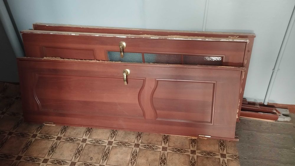 Продам двери межкомнатные бу в хорошем состоянии