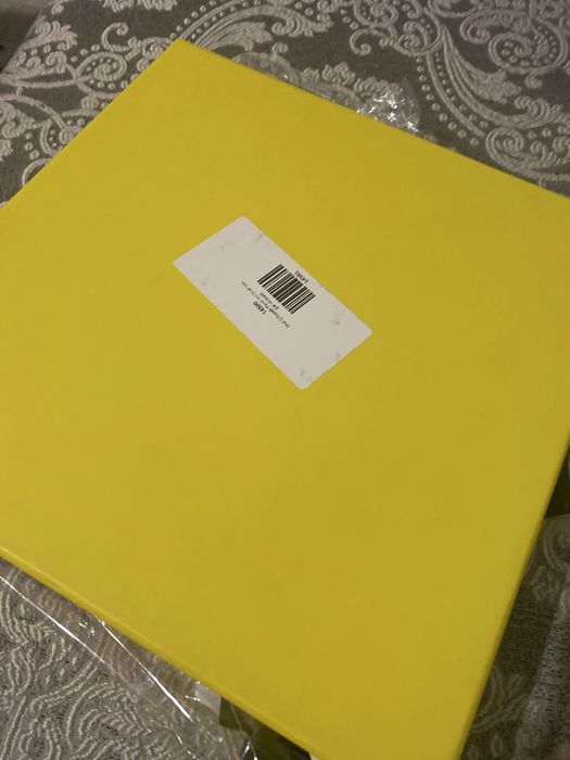 Esarfa set cadou foarte frumos de la Fendi