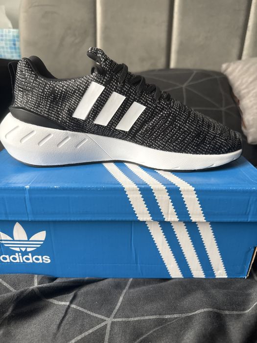 Adidas Swift Run