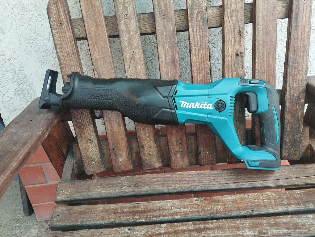 Акумулаторен саблен трион MAKITA DJR186