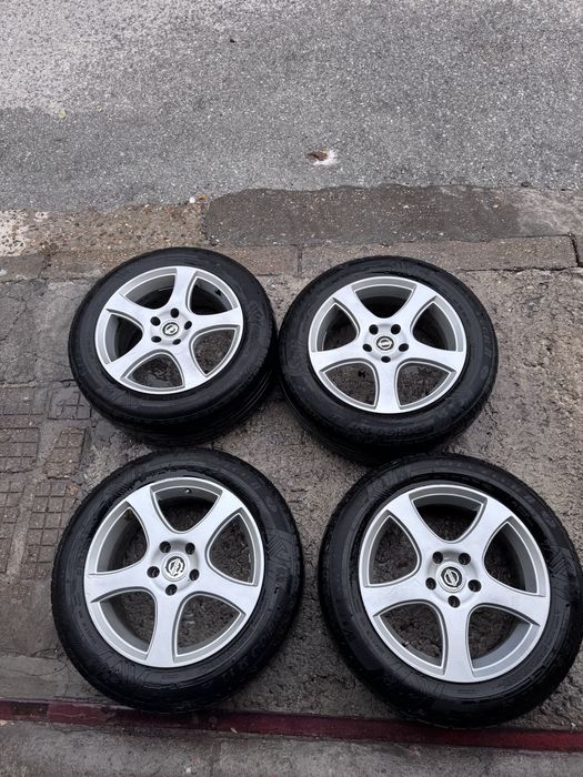 Лети джанти 17-ки с гуми 5х 114.3 ЦО 66.1мм/ Свалени от Нисан Кашкай.