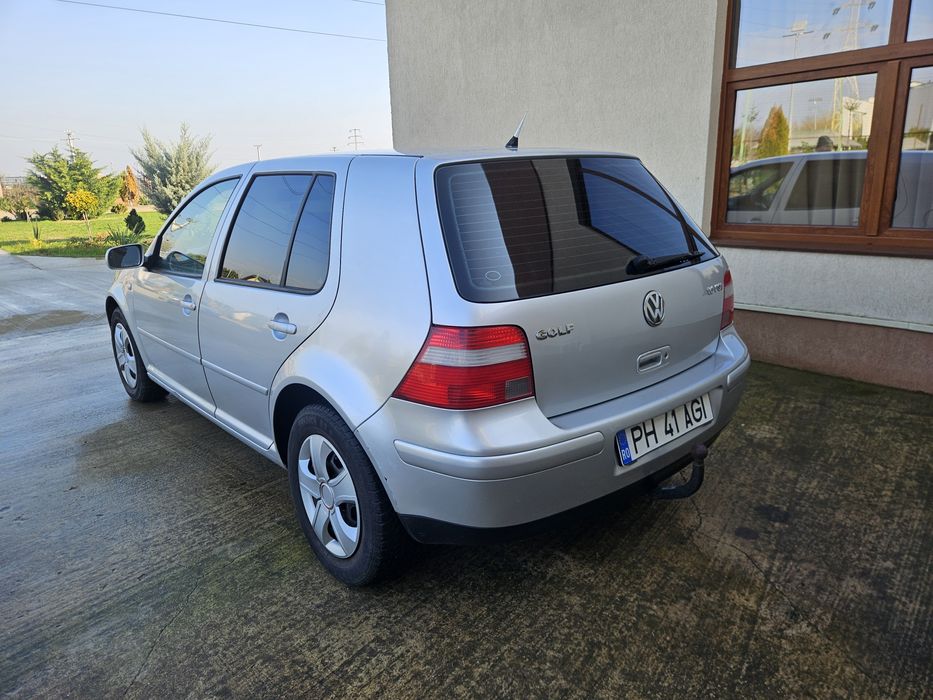 VW Golf 4 1.6 benzină Acte la zi ! Fiscal pe loc !

1300 EURO ! ! !