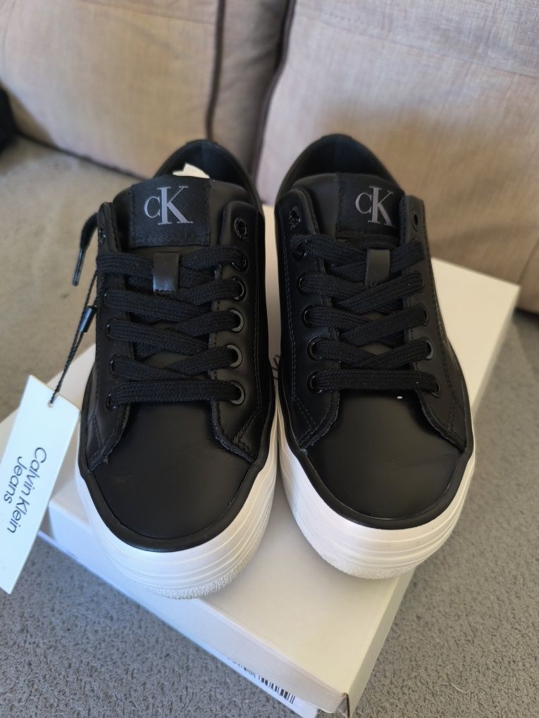 Кецове Calvin Klein
