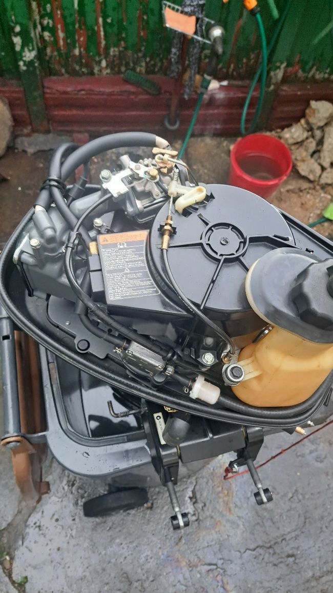 Vând motor de barca