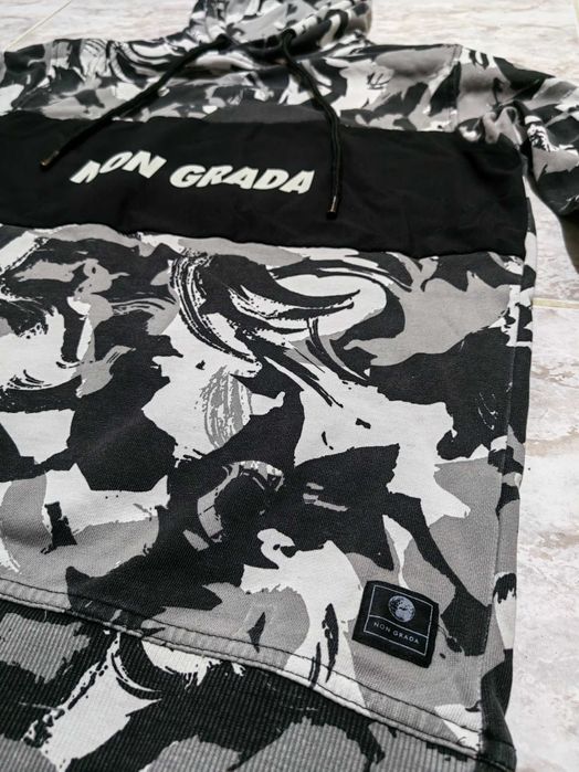 Суитшърт camo (мъжки) М  + Nike dry fit долнище М размер